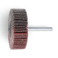 Kalapácsok, fúrószárak, fűrészek, vágó eszközök