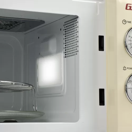 Girmi FM21 Mikrohullámú sütő krém színben, 20 literes