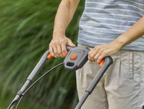 Gardena PowerMax™ 32/18V P4A akkumulátoros fűnyíró (1 x 4.0 Ah Li-ion akkuval)