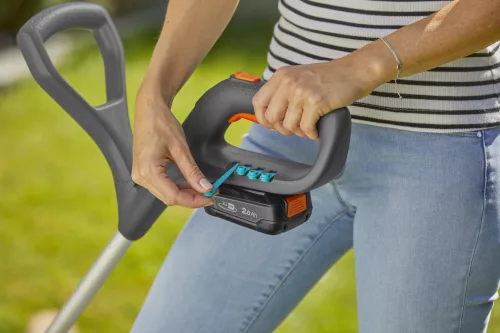 Gardena SmallCut 23/18V P4A akkumulátoros fűszegélynyíró (akku és töltő nélkül)