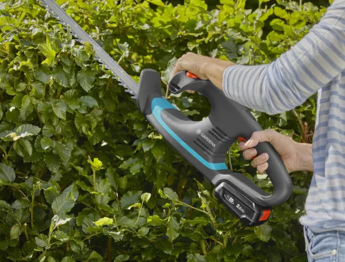 Gardena EasyCut 40/18V P4A akkumulátoros sövénynyíró (akku és töltő nélkül)
