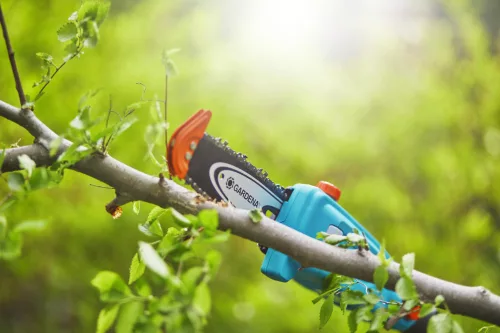 Gardena TCS 20/18V P4A akkumulátoros teleszkópos ágvágó (1 x 2.5 Ah Li-ion akkuval)