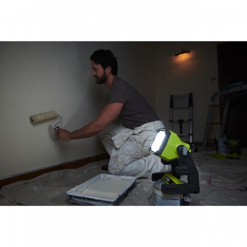 Ryobi RLFD18-0 hibrid (akkus vagy hálózati) térmegvilágító LED lámpa (akku és töltő nélkül)