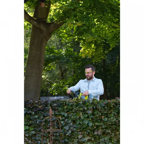 Ryobi RY18HT55A-140 akkus sövényvágó (1 x 4.0 Ah Li-ion akkuval)
